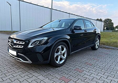 Mercedes-Benz GLA 180 - Automatik *SHZ*NAVI*LED*e-Heckklappe