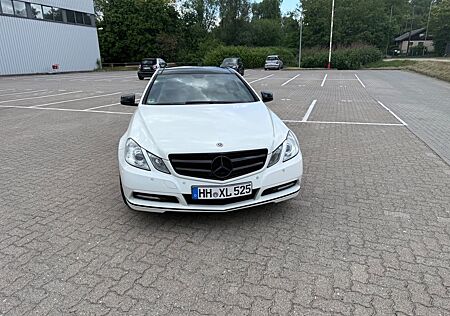 Mercedes-Benz E 250 Coupé CDI BlueEFFICIENCY ELEGANC...