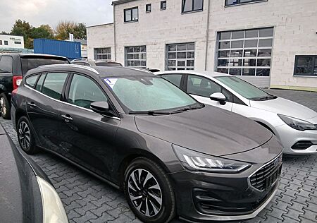 Ford Focus Turnier Titanium Style vom Meisterbetrieb