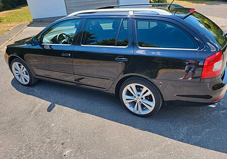 Skoda Octavia 2.0 TDI DPF DSG Elegance Combi Elegance