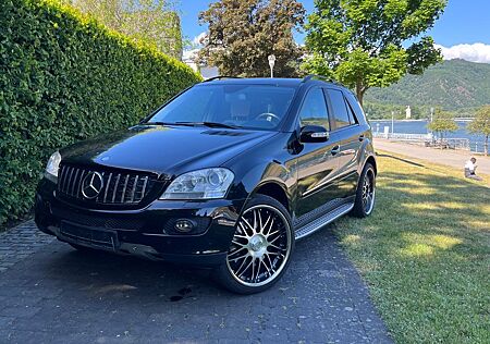 Mercedes-Benz ML 500 Designo Beige Checkheft