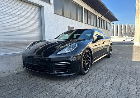 Porsche Panamera GTS