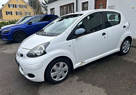Toyota Aygo (X) Aygo AYGO Basis