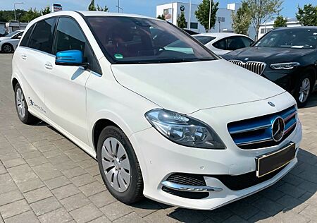 Mercedes-Benz B Electric Drive B250e Electric Drive! TÜV NEU! Scheckheft! 2.Hd.