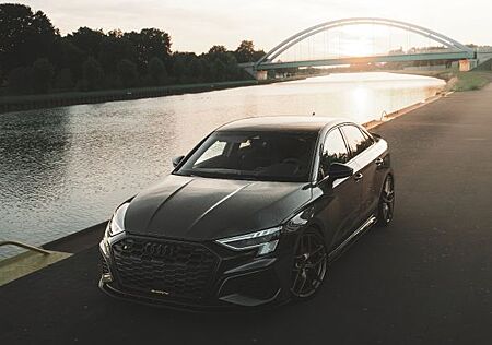 Audi S3 TFSI S tronic quattro