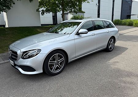Mercedes-Benz E 220 d 4MATIC T Autom. -