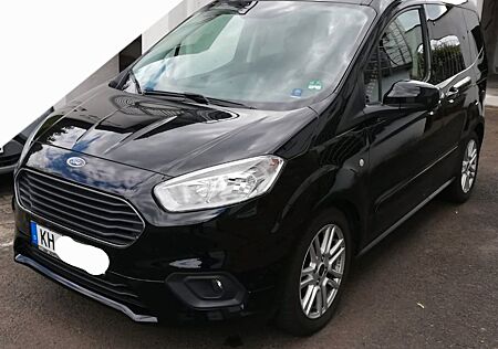 Ford Tourneo Courier 1.5 TDCi 74kW Titanium Titanium