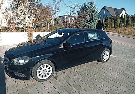 Mercedes-Benz A 180 BlueEFFICIENCY Style