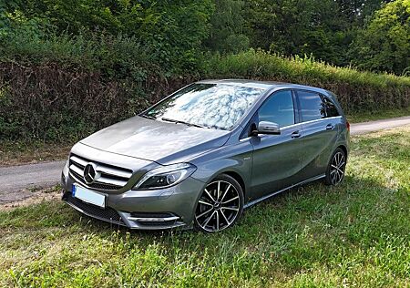 Mercedes-Benz B 200 BlueEFFICIENCY Edition 1 Edition 1