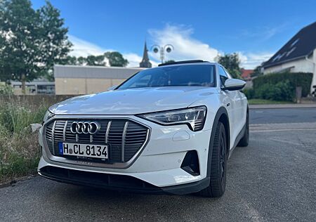 Audi e-tron 50 quattro -