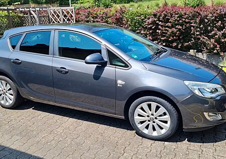 Opel Astra 1.4T 103kW 150 Jahre 150 Jahre