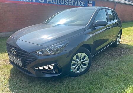 Hyundai i30 1.5 Pure- Klima-DAB-Bluetooth-Ganzjahresreif