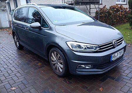 VW Touran Volkswagen 2.0 TDI SCR 140kW DSG Highline Highline
