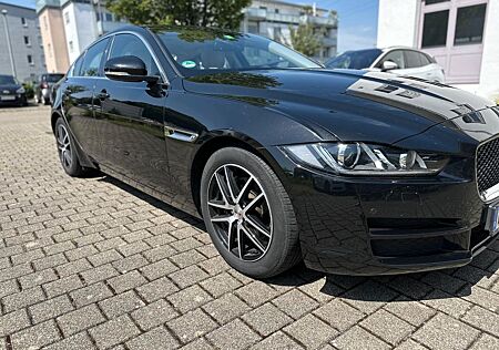 Jaguar XE E-Performance 163PS Automatik