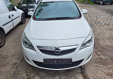 Opel Astra J Sports Tourer Selection