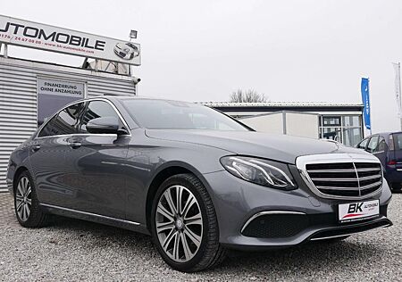 Mercedes-Benz E 200 Scheckheft Schiebedach Kima Navi AHK Einpa