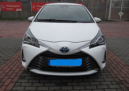 Toyota Yaris 1,5-l-VVT-i Hybrid CVT Team Deutschlan...