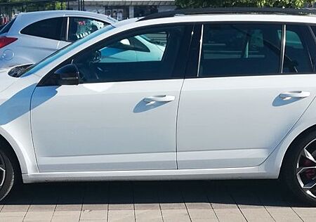 Skoda Octavia 2.0 TSI DSG RS 245 Combi