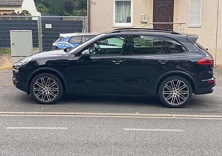 Porsche Cayenne Diesel Panorama Dach 21 Zoll Alu Felgen