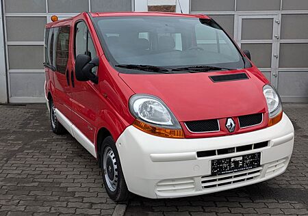 Renault Trafic / 9 Sitzer / AHK