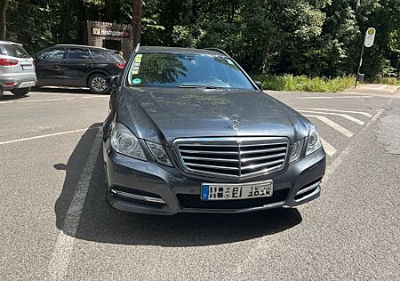 Mercedes-Benz E 200 T BlueEFFICIENCY -