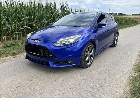 Ford Focus 2,0 EcoBoost ST Leder-Sport-Paket ST