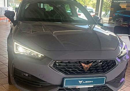 Cupra Leon 2.0 TSI 228kW VZ CUP 4Drive DSG Sportst...