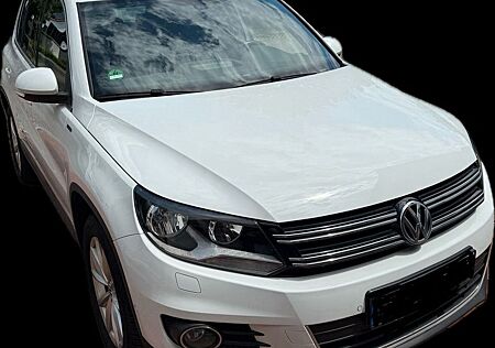 VW Tiguan Volkswagen Sport&Style NAVI SHZ PDC CAM PARKLENK FSE