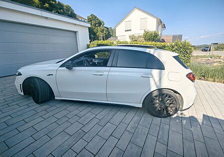 Mercedes-Benz A 200 d A45 S Look und Sound