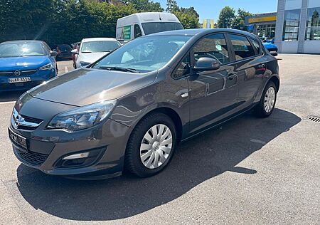 Opel Astra J Lim. 5-trg. Fun