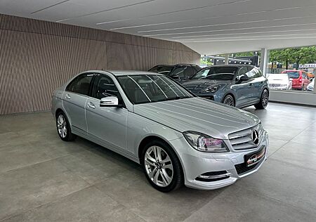 Mercedes-Benz C 180 CGI BlueEfficiency*Bi-Xenon*Comand*SHZ*