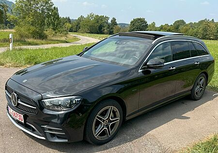 Mercedes-Benz E 300 de AMG LINE*PANO*DISTRO*360°K*NIGHT*BURM