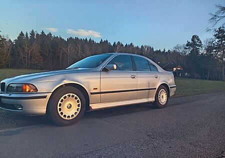 BMW 523i A -3.Hand/Automatik/Tüv-06/26/Xenon/SHZ/