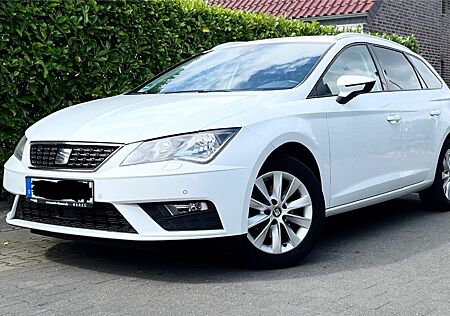 Seat Leon ST Style 1.6TDI DSG ACC NAV RFK SHZ Carplay