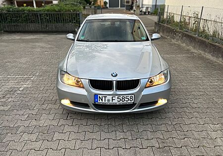 BMW 320i -
