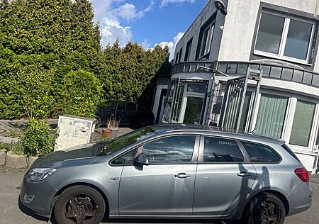 Opel Astra J Sports Tourer Design Edition