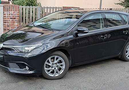 Toyota Auris Edition S 1,2-l-Turbo S/S Kamera gepflegt