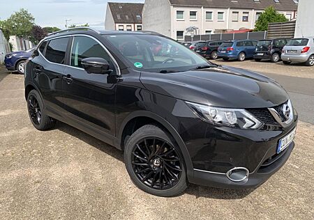 Nissan Qashqai 1.2 DIG-T Automatik in schwarz