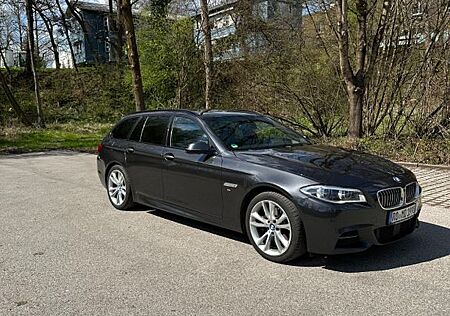 BMW 530d xDrive Touring A Modern Line Modern Line