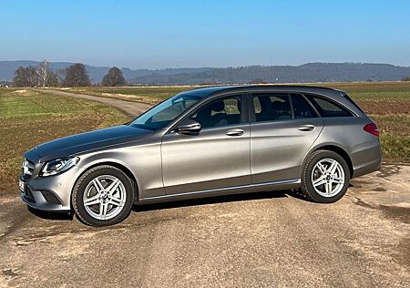 Mercedes-Benz C 200 4MATIC T Autom. -