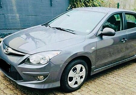 Hyundai i30 gebraucht kaufen Hyundai i30 CW 1.4 Comfort Comfort