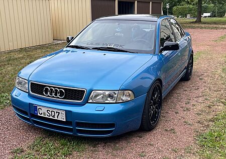 Audi A4 2.4 quattro -