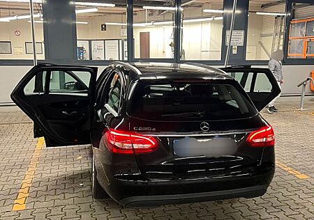 Mercedes-Benz C 220 d 4MATIC T Automatik 170 PS Schwarz