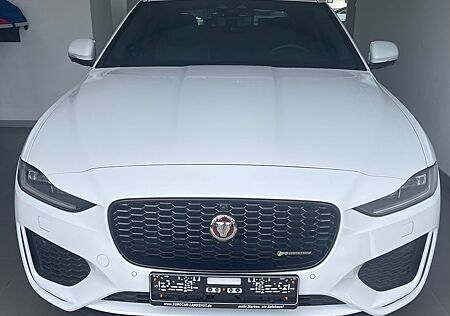 Jaguar XE P300 R-DYNAMIC HSE AWD R-DYNAMIC HSE