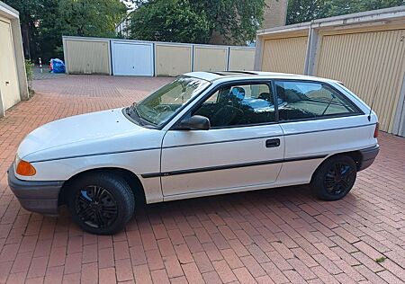 Opel Astra 1.6 Sunshine TÜV 05/27