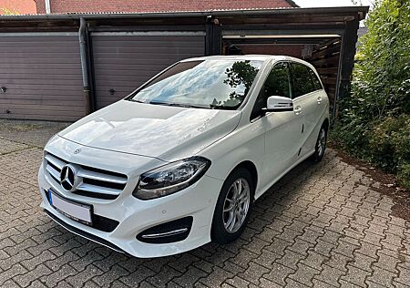 Mercedes-Benz B 180