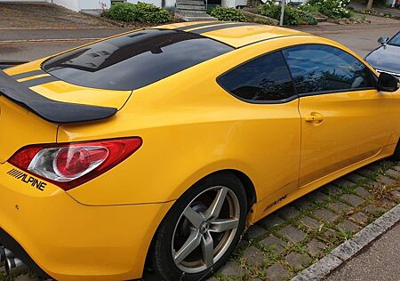 Hyundai Genesis 2.0T -
