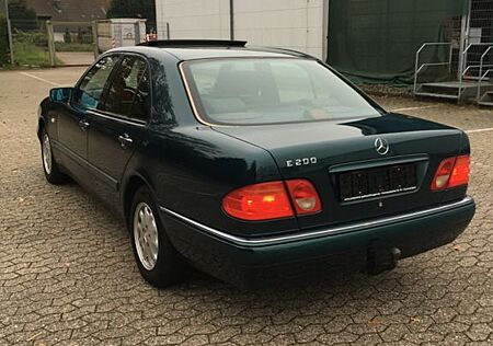 Mercedes-Benz E 200 ELEGANCE Elegance