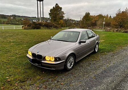 BMW 520i