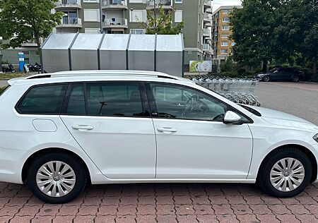 VW Golf Volkswagen 1.6 TDI DSG Sound Variant Sound
